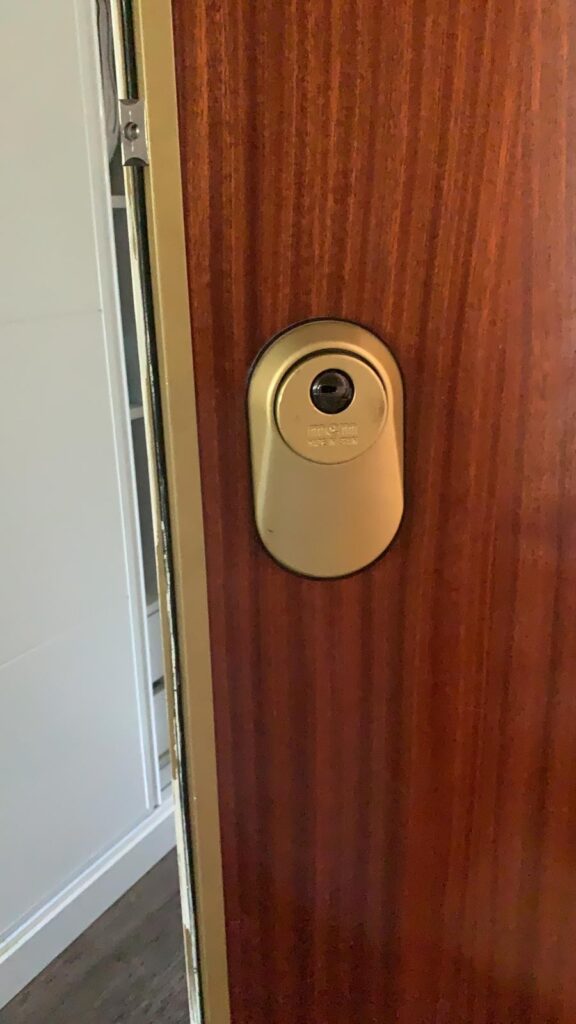 Apertura de puertas Benavites