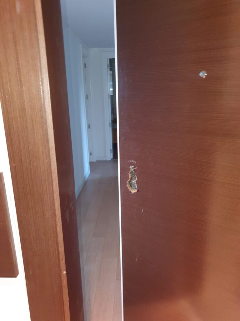 Apertura de puertas Chiva