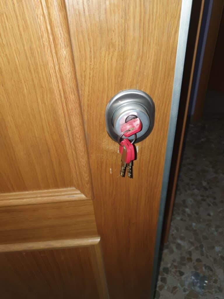 Apertura de puertas El Pla del Remei