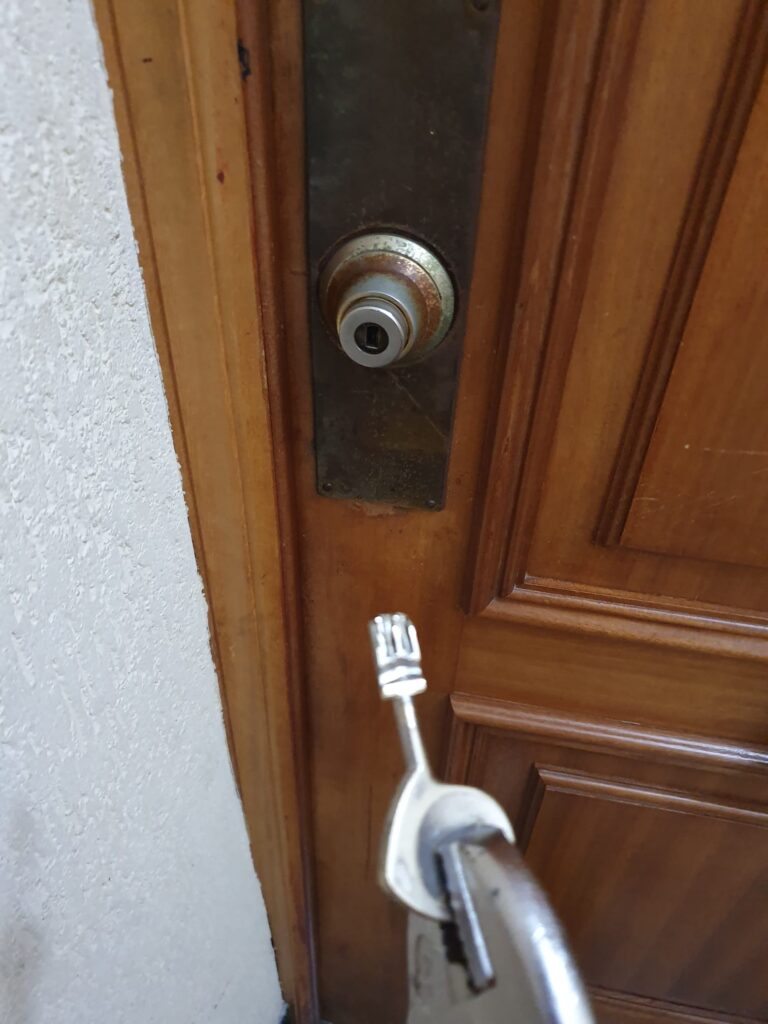 Apertura de puertas Fortaleny
