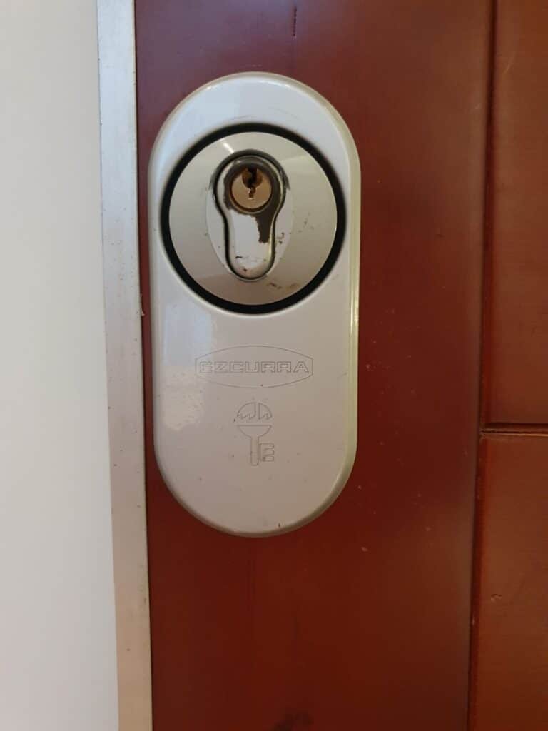 Apertura de puertas La Pobla de Vallbona