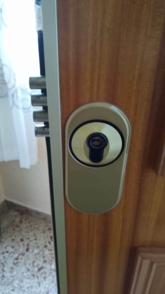 Apertura de puertas La Providencia