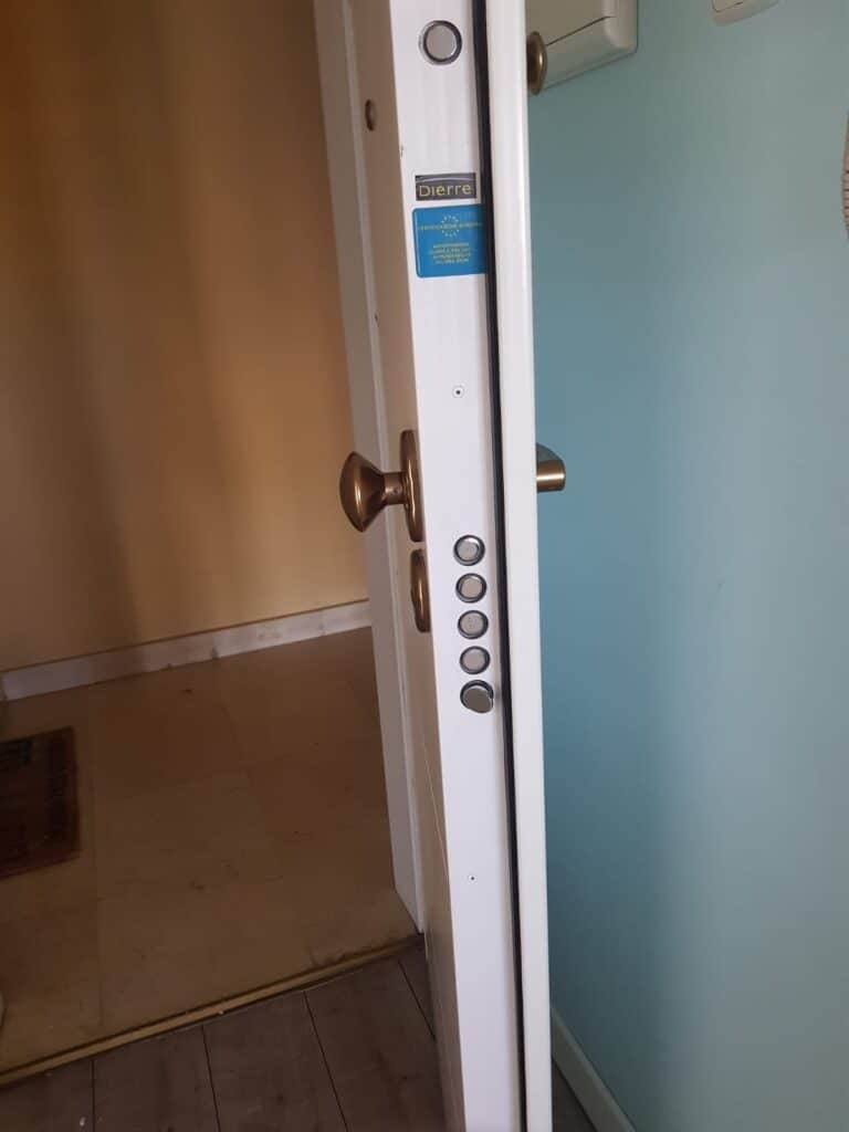 Apertura de puertas Llombai