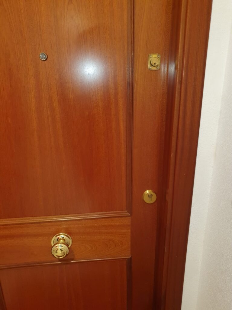 Apertura de puertas Moncada
