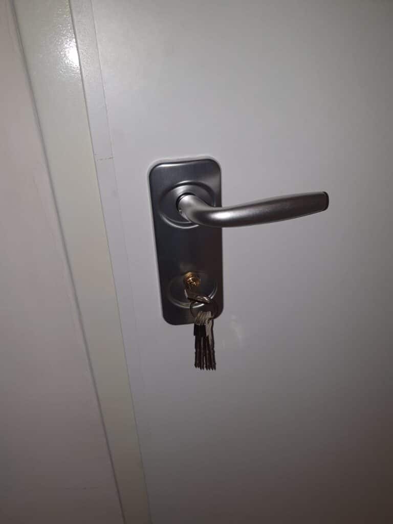 Apertura de puertas Penya-Roja