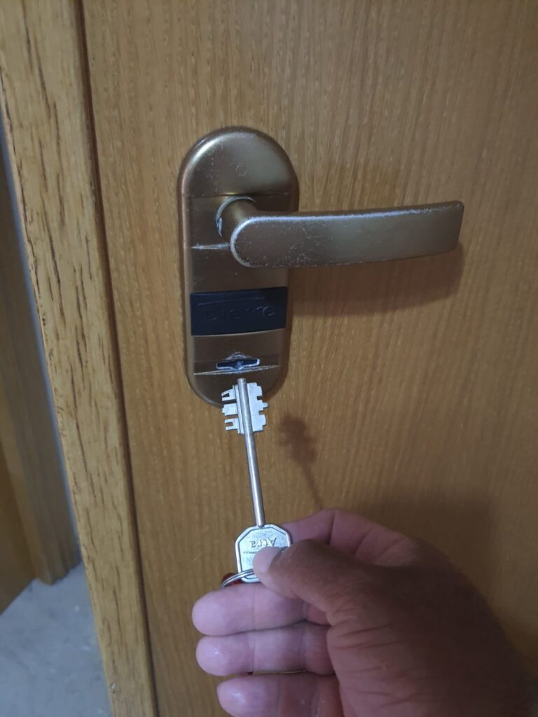 Apertura de puertas Russafa