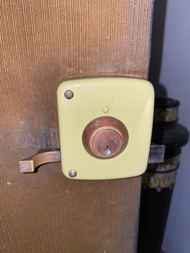 Apertura de puertas Silla