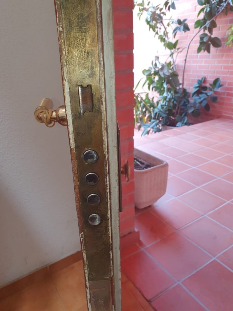Apertura de puertas Soneja