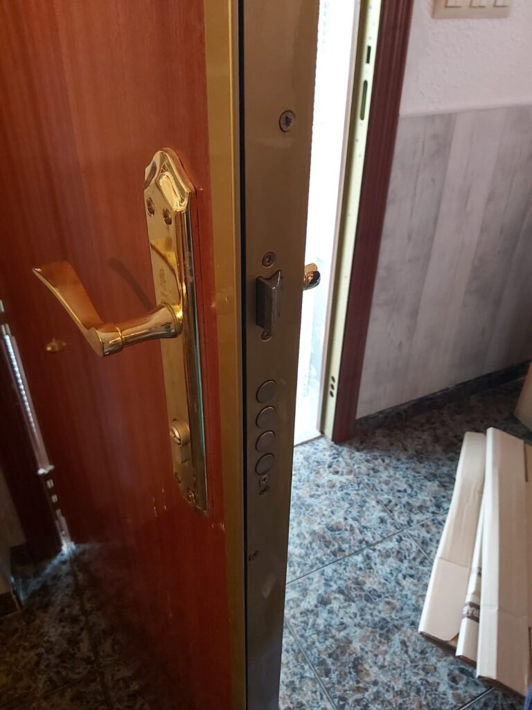 Apertura de puertas Tavernes Blanques