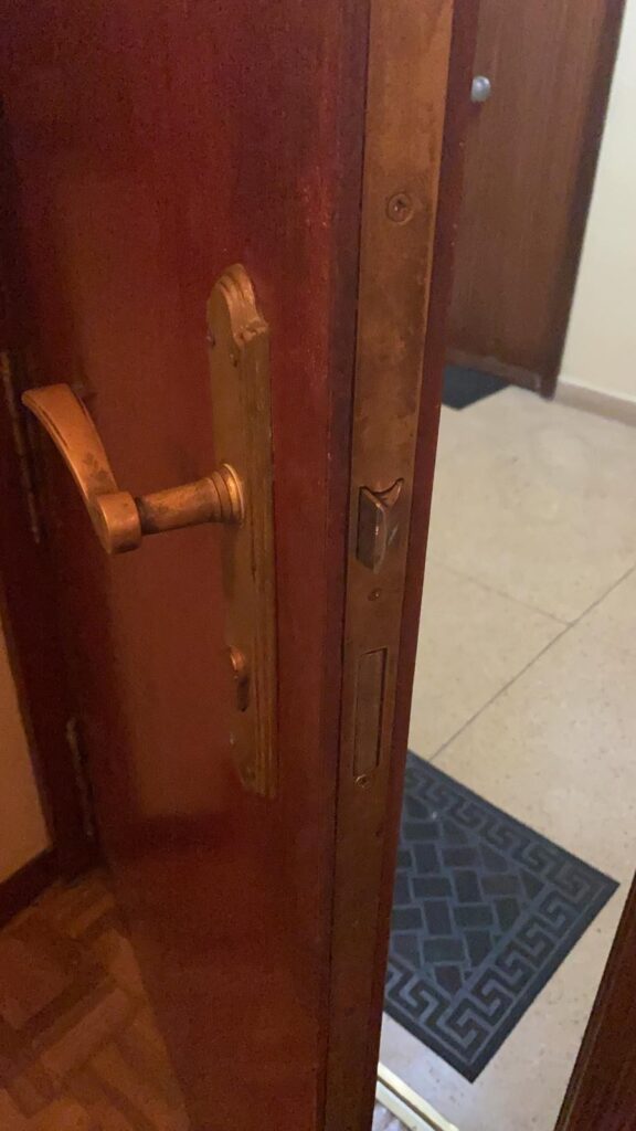Apertura de puertas Torres-Torres